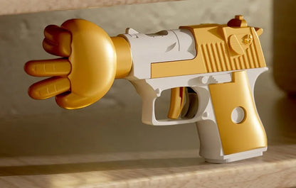 אקדח אבן־נייר־מספריים – המשחק הקלאסי בגירסה הכי מגניבה שיש